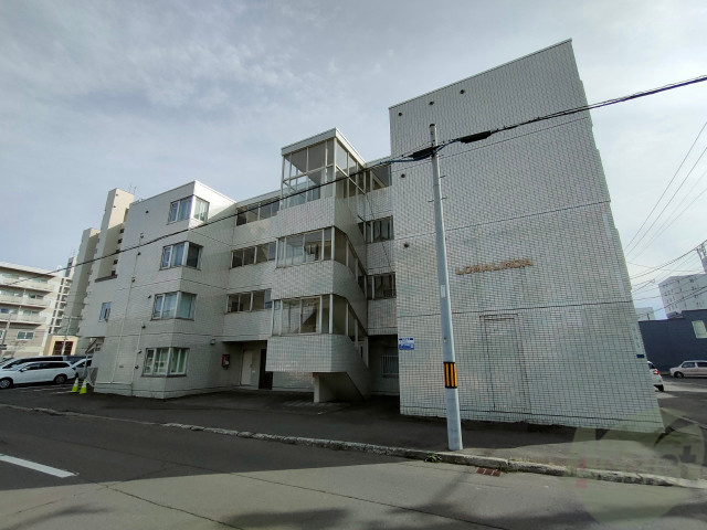 建物外観　札幌市東区北十五条東「ＬＯＭＡＬＩＮＤＡ」