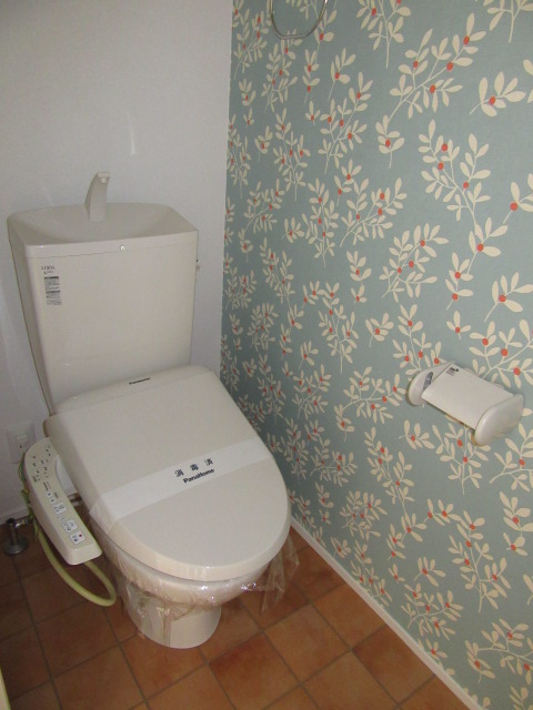 東武小泉線 西小泉駅 徒歩32分 2階建 築12年のトイレ写真