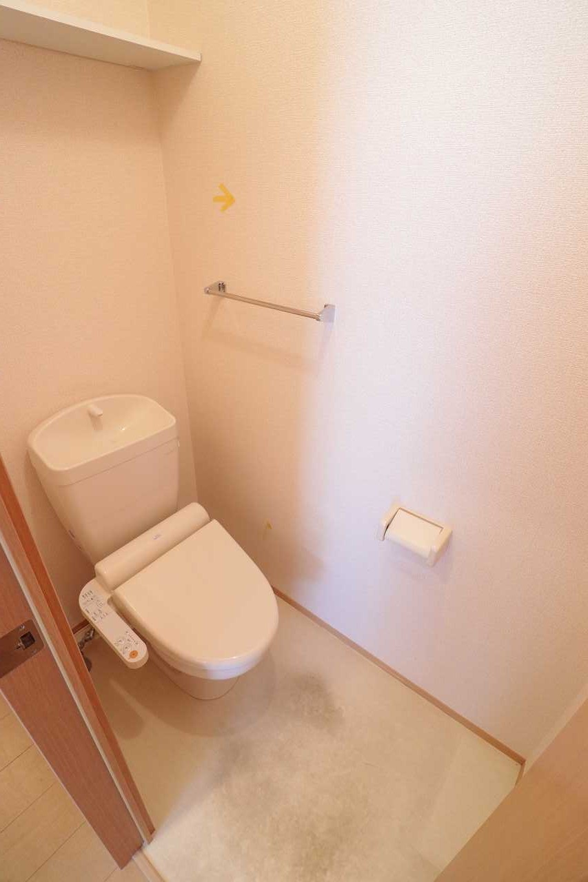 トイレ　※同物件、別部屋になります。