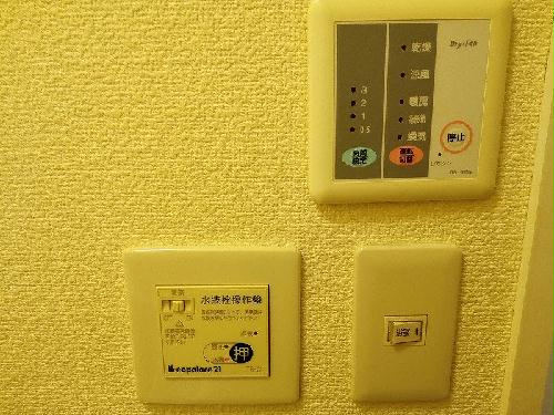 その他　電動水抜き操作盤