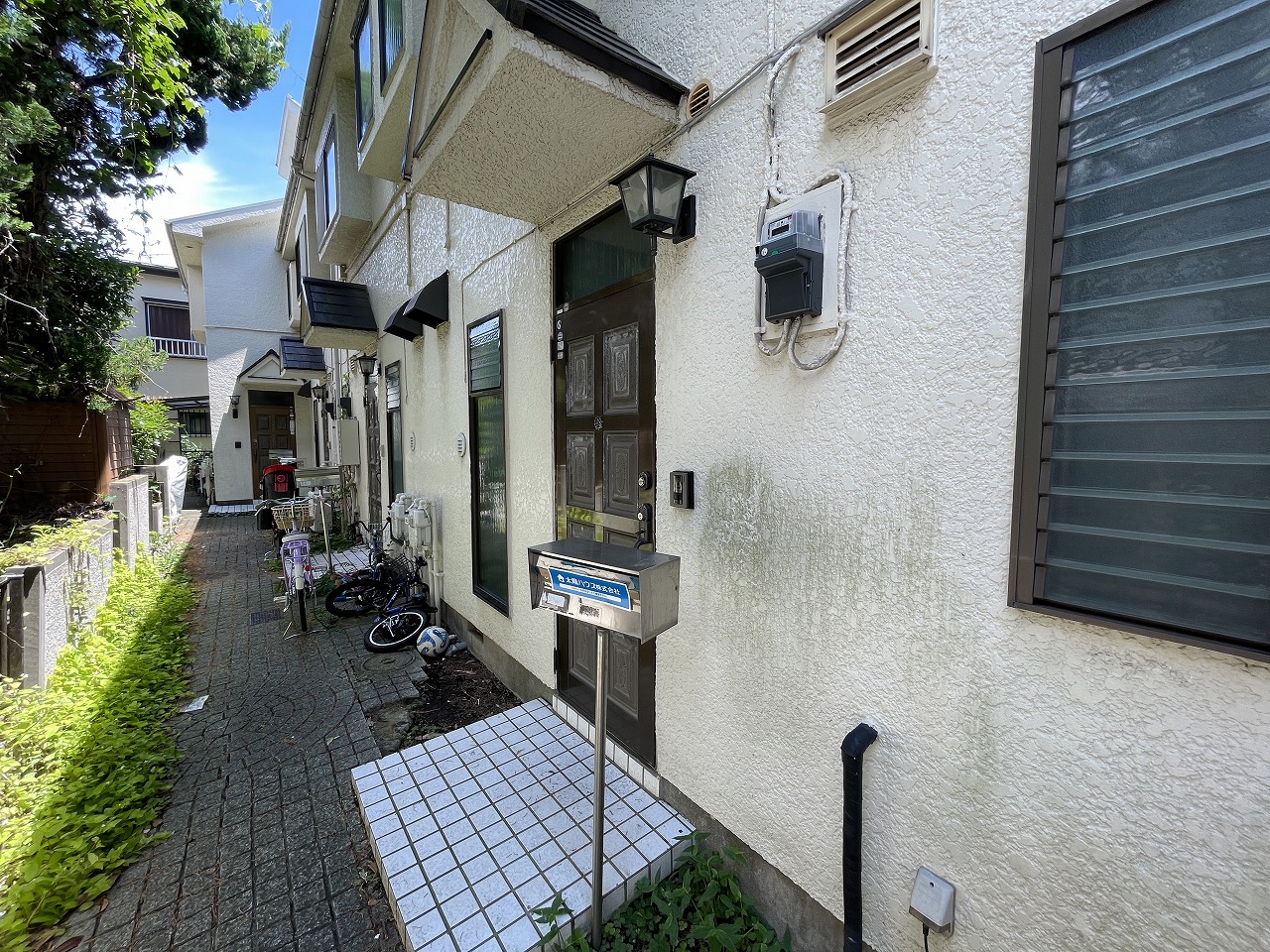 ＪＲ武蔵野線 南流山駅 徒歩13分 2階建 築42年の玄関写真