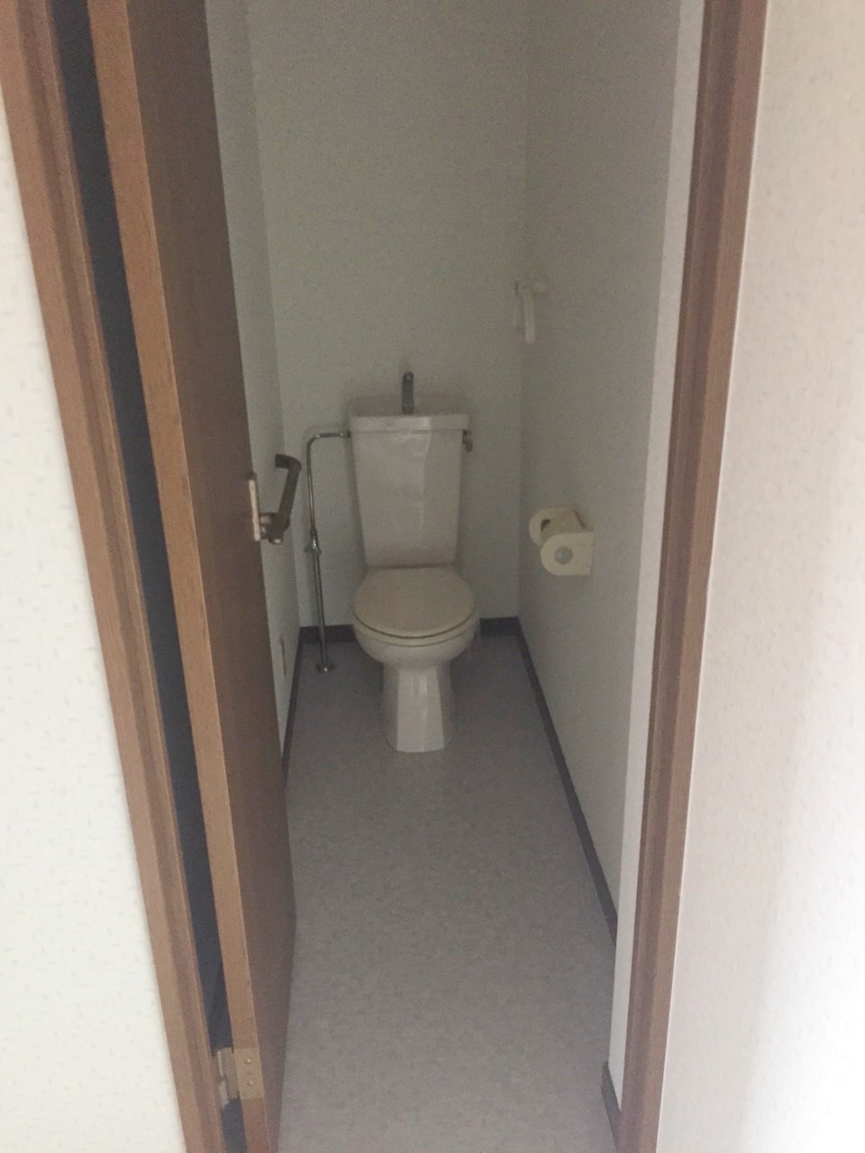 ＪＲ関西本線 加美駅 徒歩1分 6階建 築30年のトイレ写真