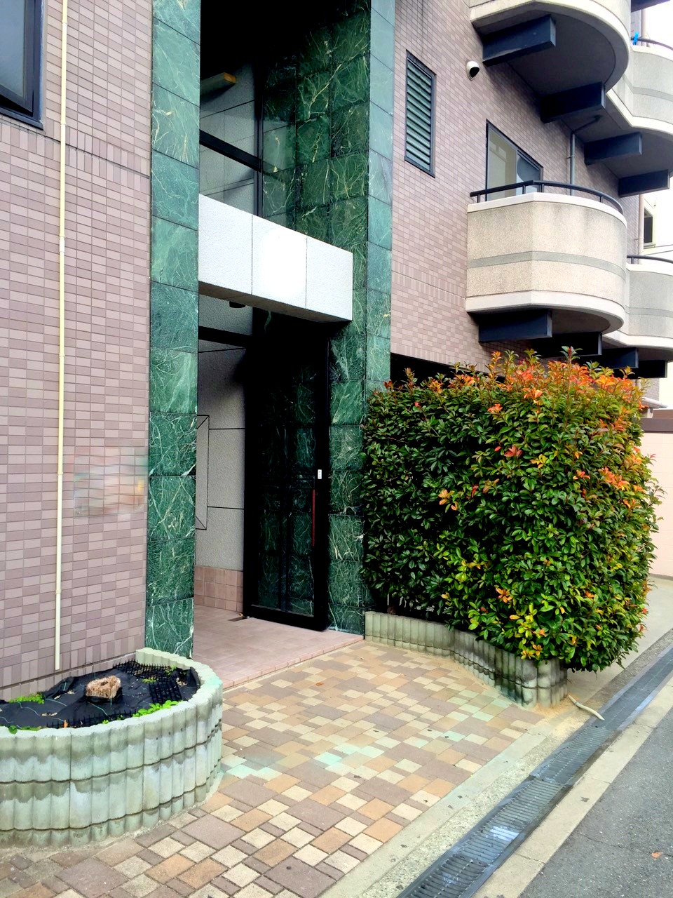 ＪＲ関西本線 加美駅 徒歩1分 6階建 築30年の外観写真