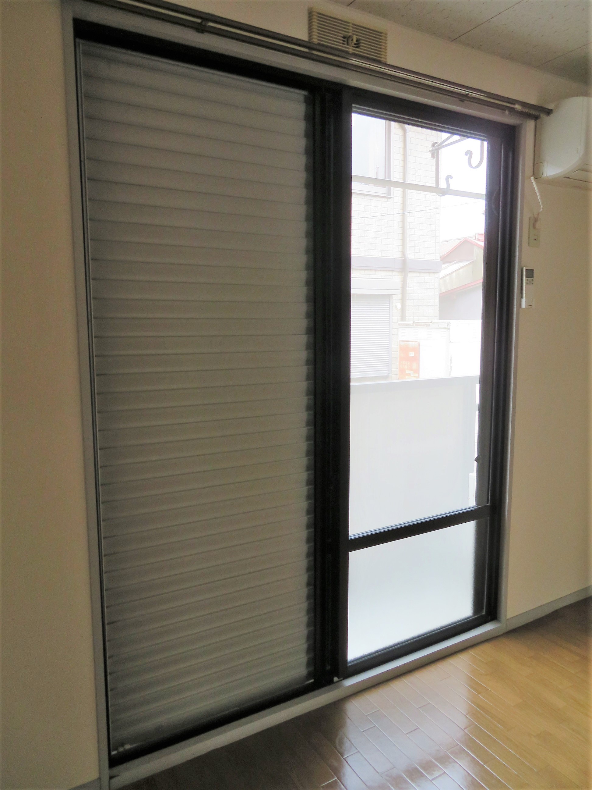 その他設備　雨戸付き