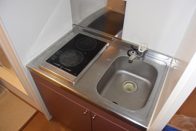 キッチン　安心のラジエントヒーター。