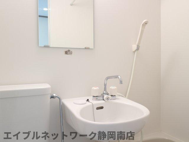 洗面設備　コンパクトで使いやすい洗面所