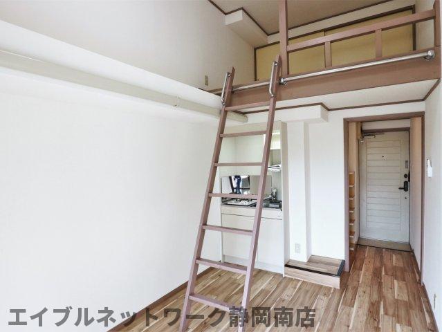 居室・リビング　居間です