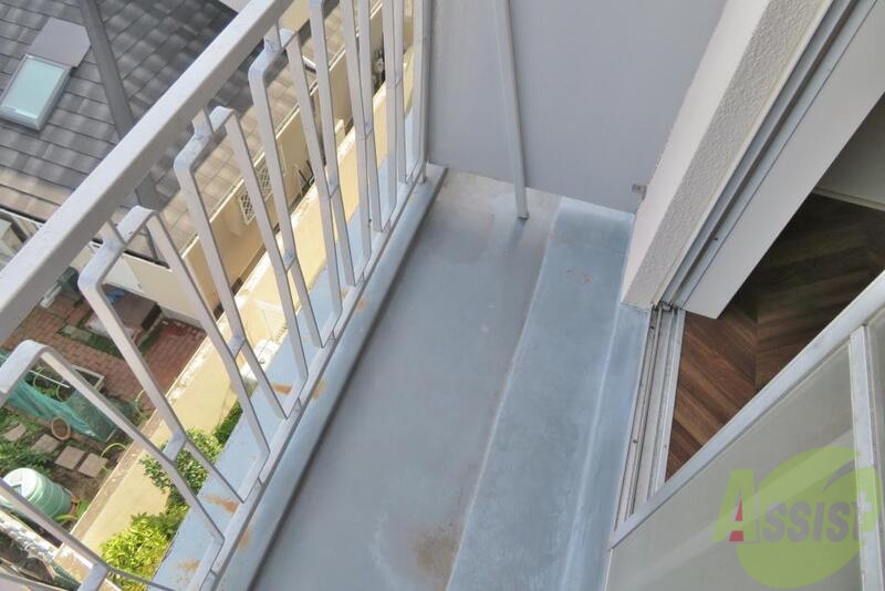 バルコニー　バルコニーは天気が良い日には外干しも出来ますね。