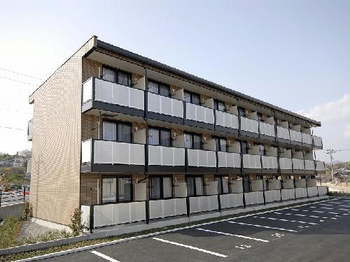 レオパレスアビタシオン焼山沖田の建物外観