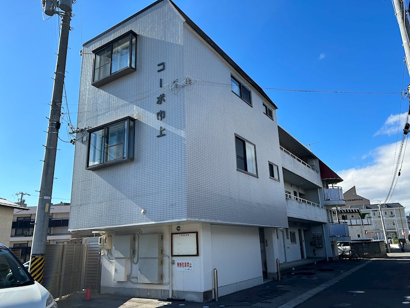 松本市巾上のマンションの建物外観