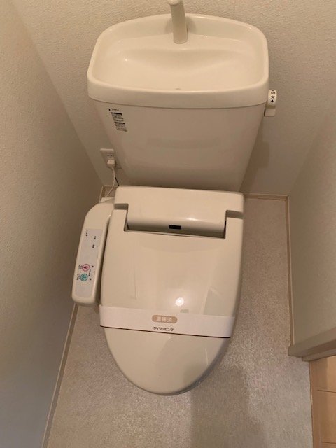 トイレ　温水洗浄便座付トイレ