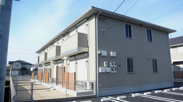 建物外観　南向きで日当たり良好　インターネット無料