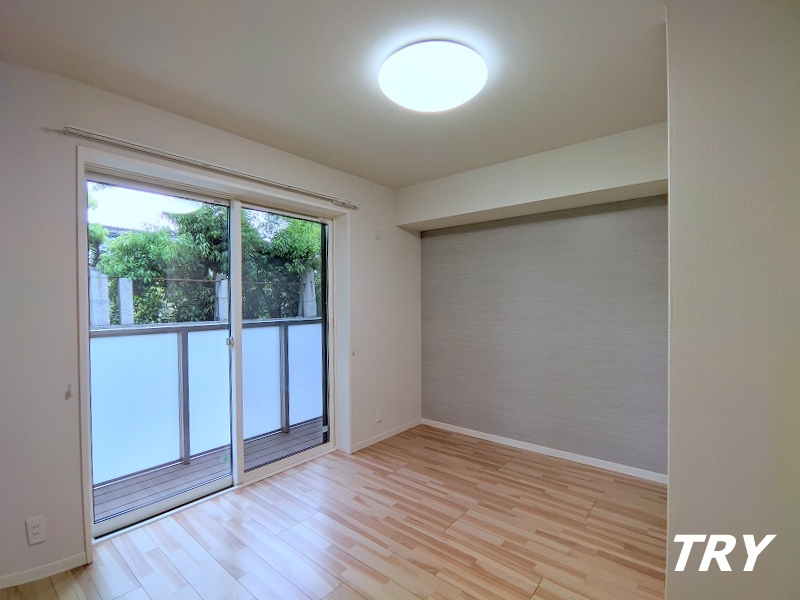 その他部屋・スペース　照明器具付きの洋室です。