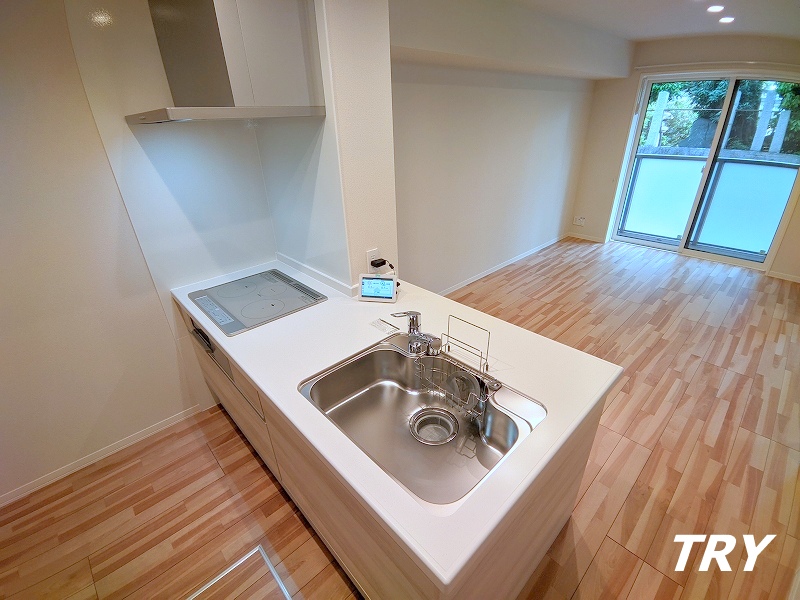 キッチン　3口IHコンロのシステムキッチン！