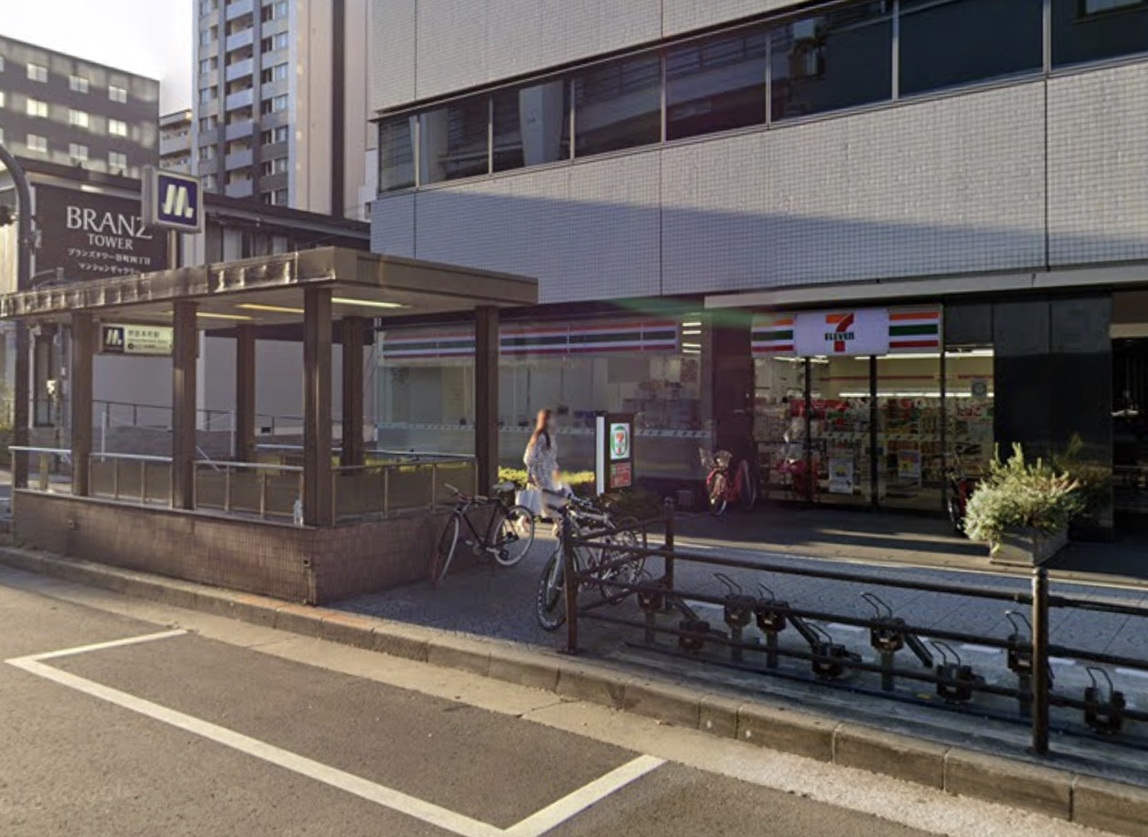 コンビニ　セブンイレブン大阪久太郎町1丁目店（コンビニ）まで153m