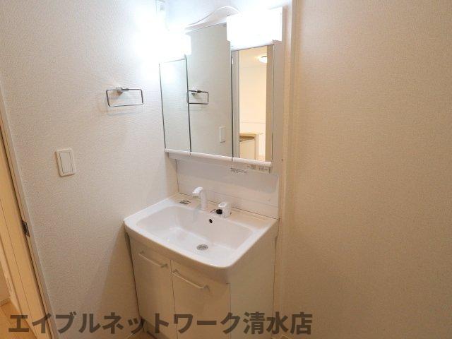 洗面設備　忙しい朝には欠かせない洗面所です