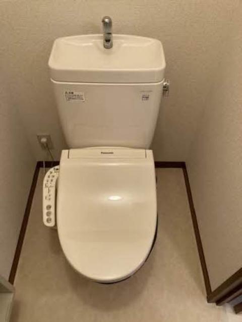 【ラ・サルデーヌIIのトイレ】