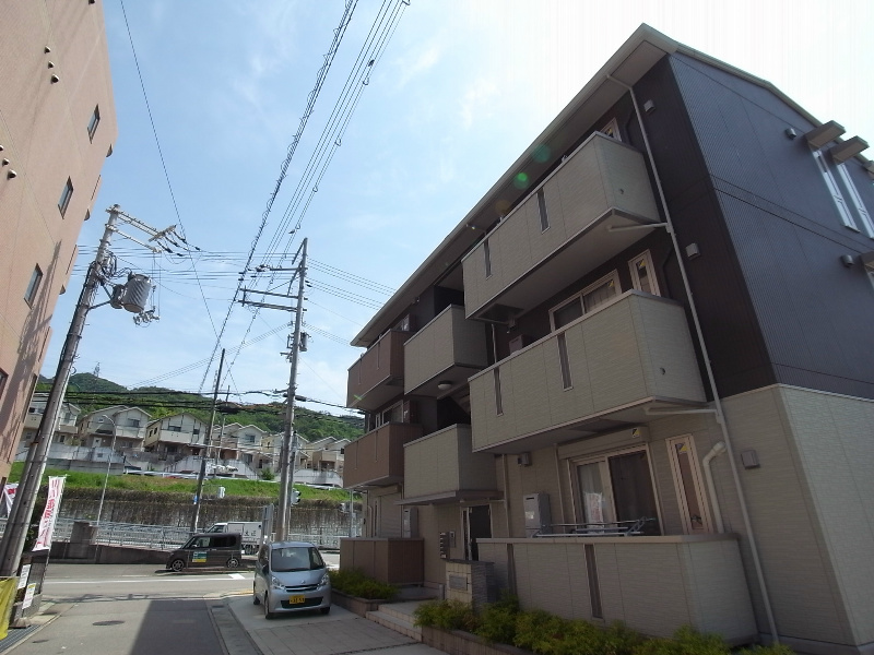 神戸市北区谷上東町のマンションの建物外観