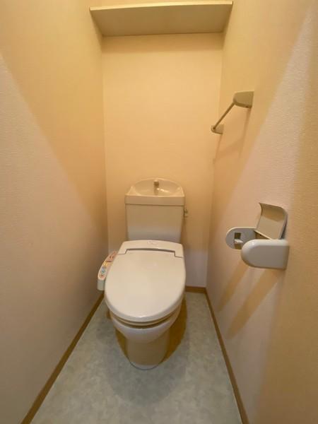 トイレ　当部屋は反転タイプ