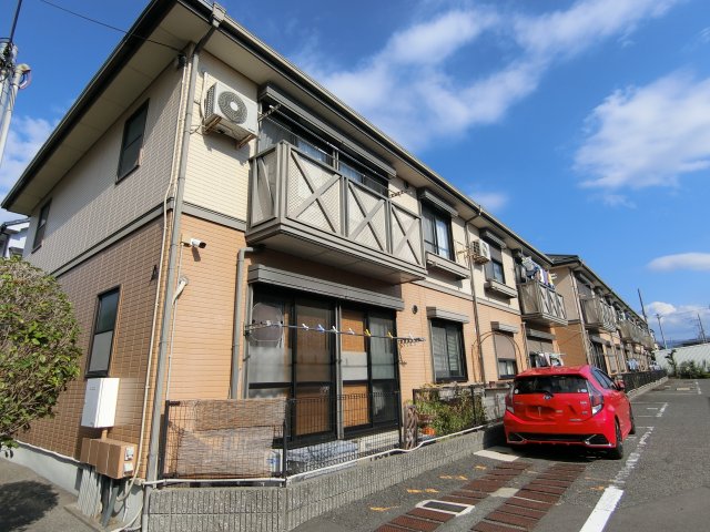 【サンメイト杉本Aの建物外観】