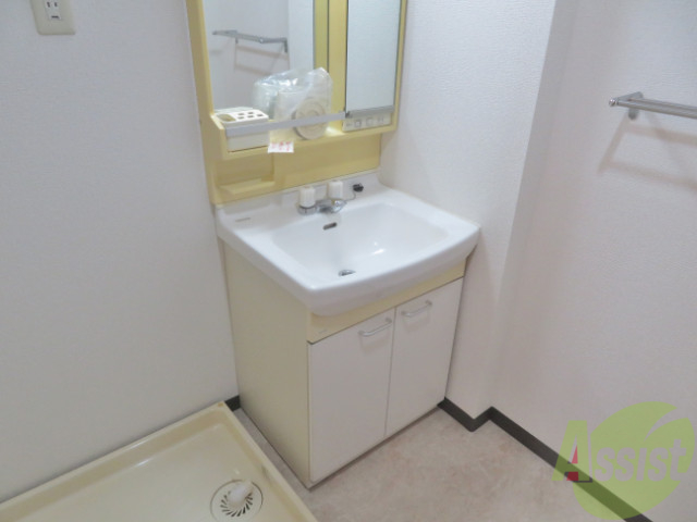 洗面設備　洗面所は独立しており、快適に使用出来ます。困らないですねー。