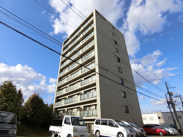 リアライズ新札幌の建物外観