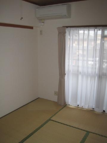 その他設備　和室エアコン・カーテン付いています。