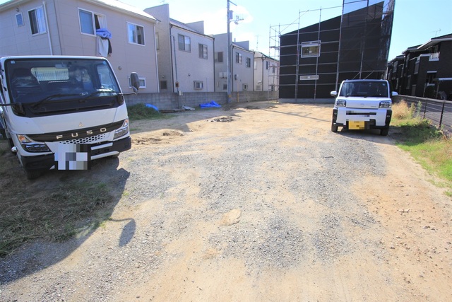 【松山市松ノ木のアパートの駐車場】