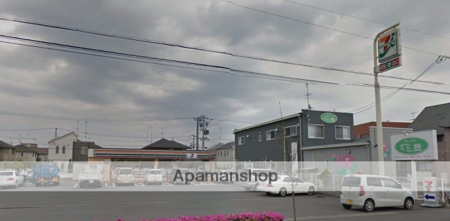 コンビニ　セブンイレブン（コンビニ）まで831m