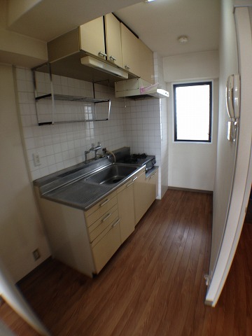 キッチン　お料理のしやすいガスコンロ設置型のキッチンです