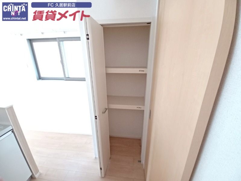 収納　同型参考写真