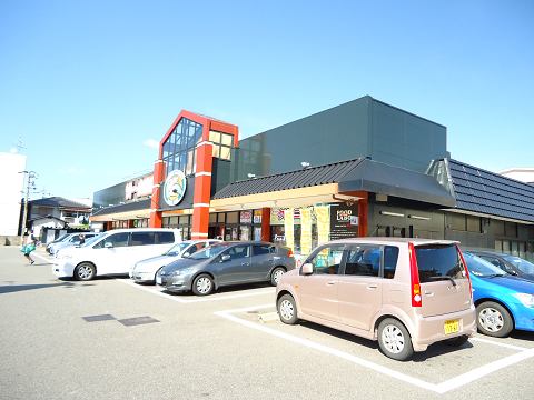 スーパー　サトー食鮮館八田店（スーパー）まで177m