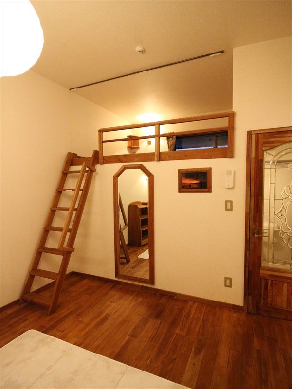 セキュリティ　ロフト下部：ウォークインクローゼット・インターホン有