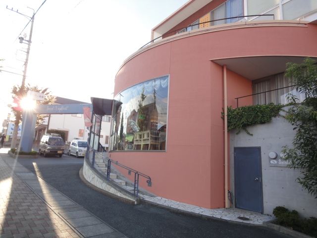 飲食店　サンラファエル（飲食店）まで112m