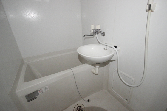 バス・シャワールーム　※別号室の写真です