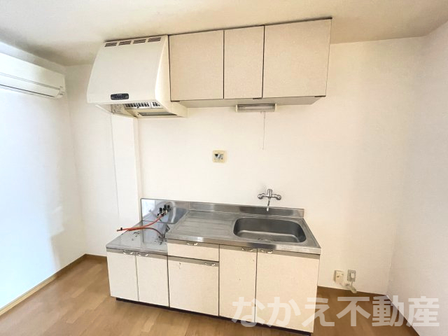 キッチン　コンパクトなキッチンで掃除もラクラク