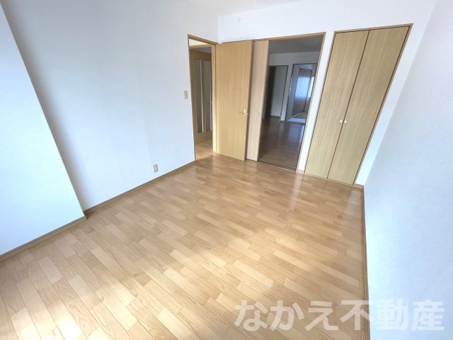 その他部屋・スペース　広くて明るい寝室