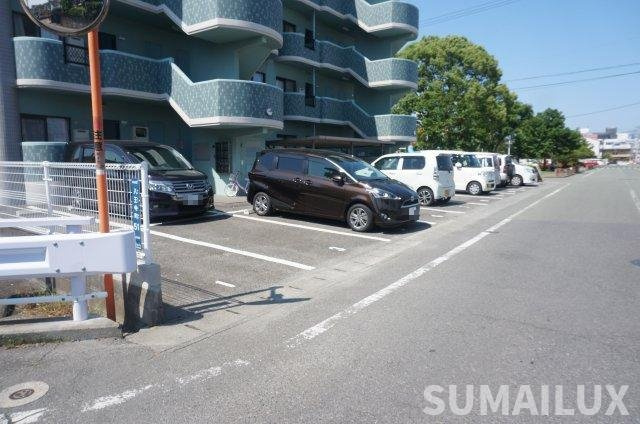 【熊本市中央区八王寺町のマンションの駐車場】