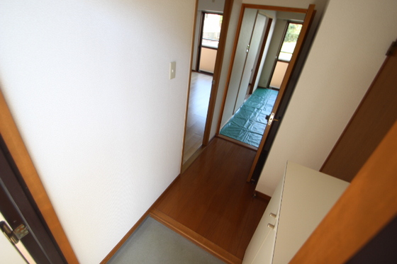 玄関　※別部屋の写真です