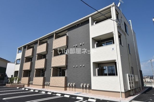 ルミナスハイム八山田IIの建物外観