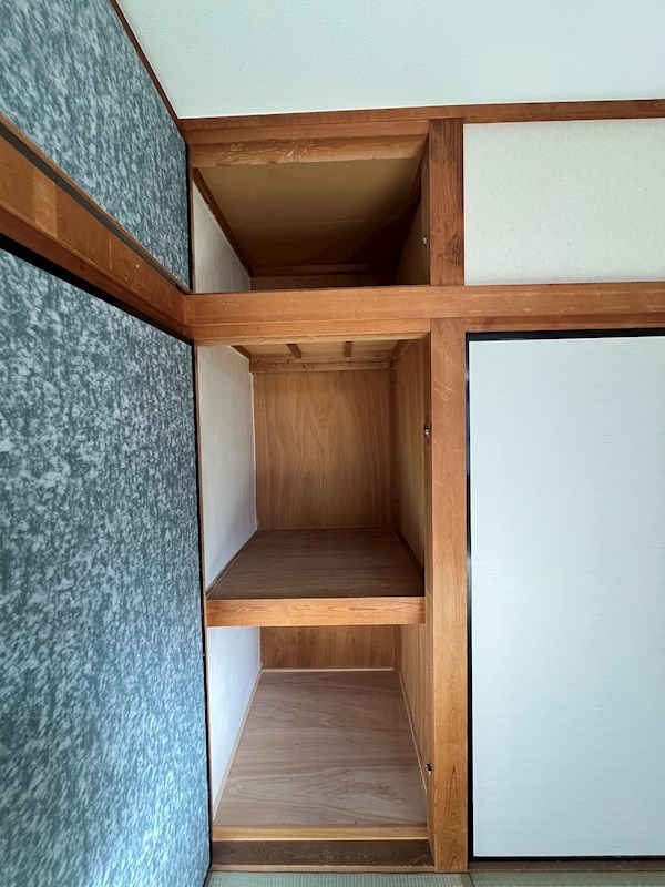 収納　天袋付き押入れ
