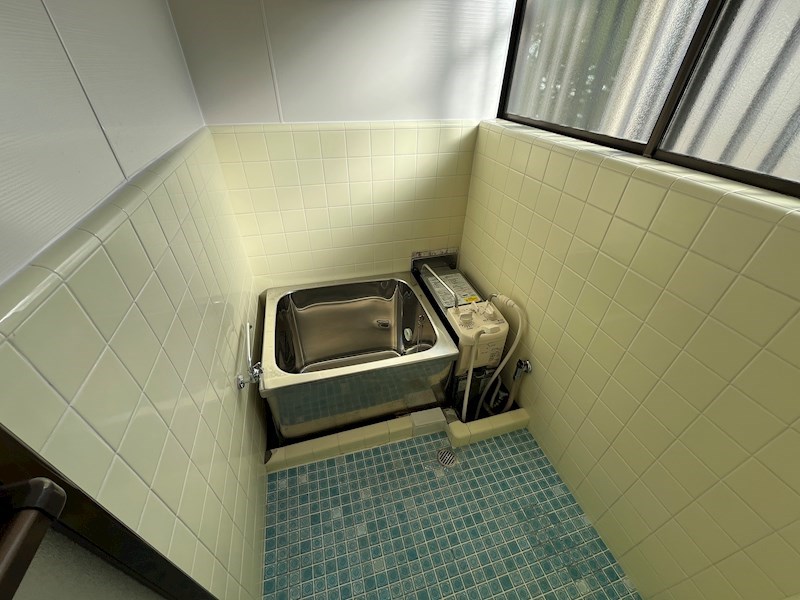 バス・シャワールーム　換気ができる窓あり