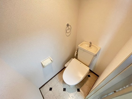 トイレ　※別部屋の写真です