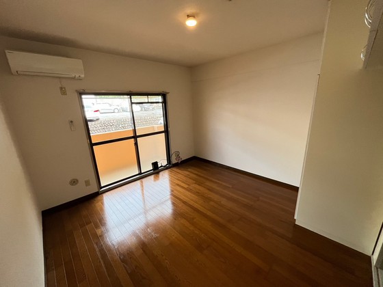 居室・リビング　※別部屋の写真です