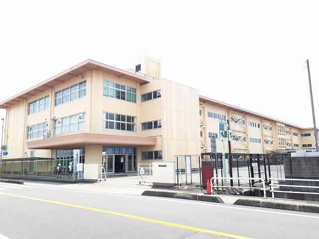 中学校　三雲中学校（中学校）まで1700m