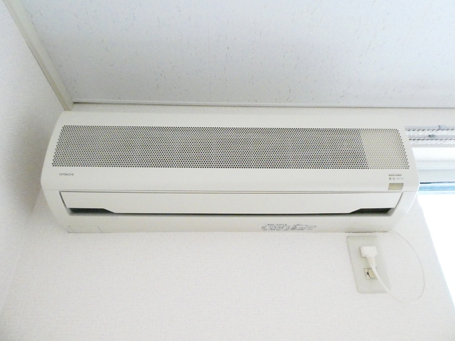 その他設備　洋室に１台エアコンが付いています♪
