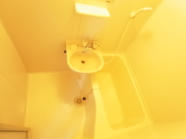 バス・シャワールーム　お風呂・トイレ別のセパレートはいいですね。