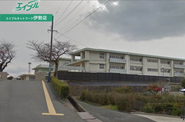 中学校　伊勢市立五十鈴中学校（中学校）まで1300m