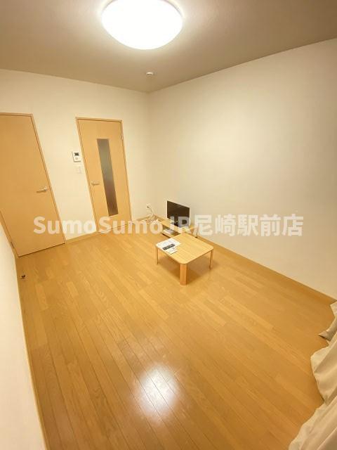 その他部屋・スペース　広くて明るい寝室