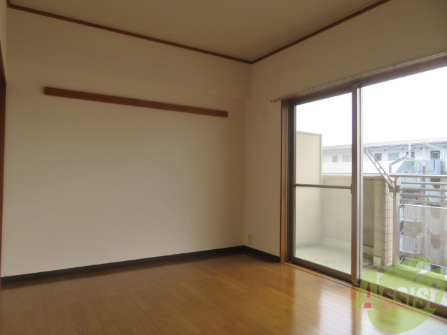 その他部屋・スペース　こちらは洋室を撮影しました。寝室にしましょう。